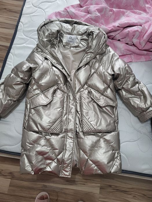 Продам детскую куртку