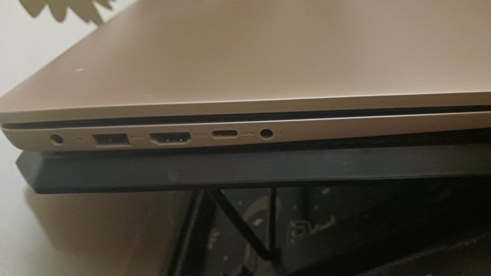 Laptop Lenovo IdeaPad 3 | SSD 256GB | Intel Pentium Gold | Upgradabil
