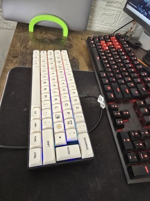 Tastatura gaming mecanica Svive Triton mini 60%