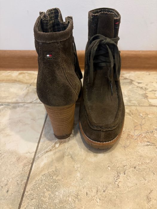 Боти ест.велур на Tommy Hilfiger