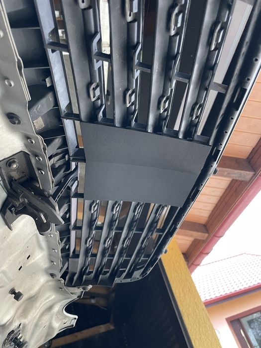 Protectie in grila Distronic Mercedes E-klasse W211 FL 2006-2009