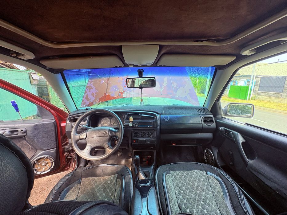 Volkswagen Vento 1993г 1.8 Моно