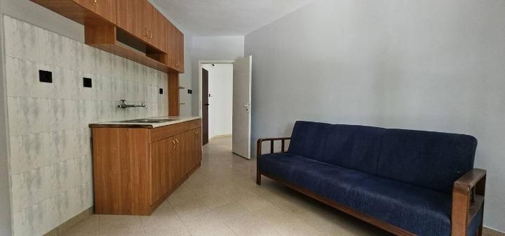 Дава се под наем Тристаен апартамент в Пловдив, Кършияка - 90 кв.м за 409 € - Снимка #1