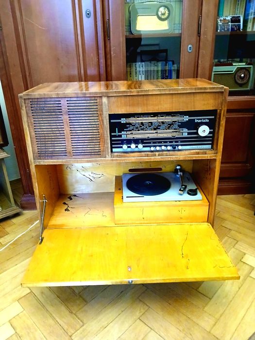 Ocazie!Radio cu lămpi Electronica Traviata S692A si pickup RFT Ziphona