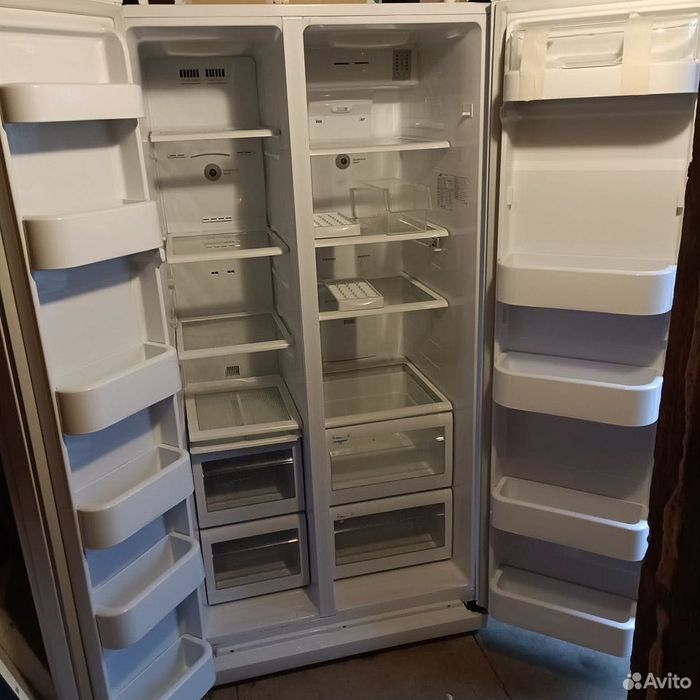 Жасап тұрған холодильник самсунг сатылады.