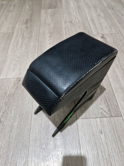 Бардачок подлакотный