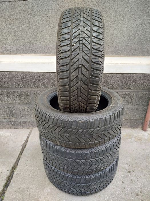Vând Set Cauciucuri 215/55/17 Fulda M+S Import recent Germania