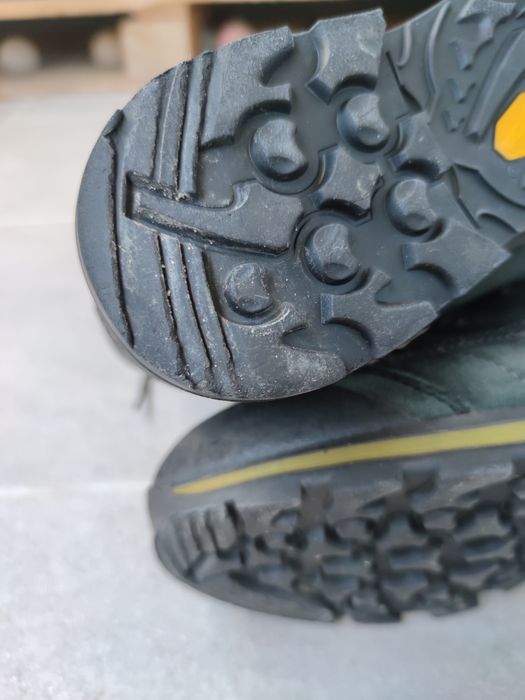 Bocanci 3 trei sezoane Lowa Vantage Mid GTX