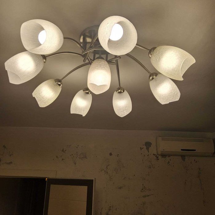 Продается люстра