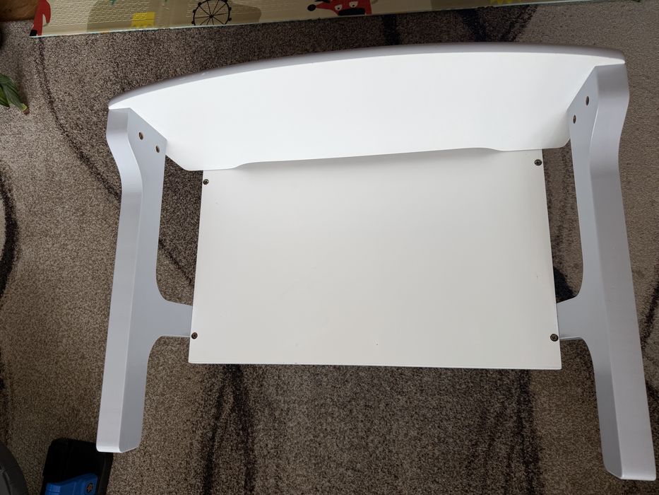 Продавам детско бюро- пейка