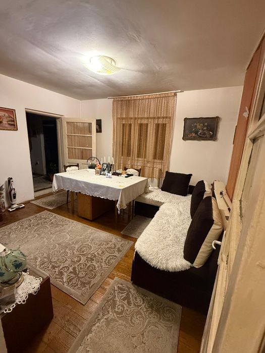 Vând casă  oraș Lehliu-Gară