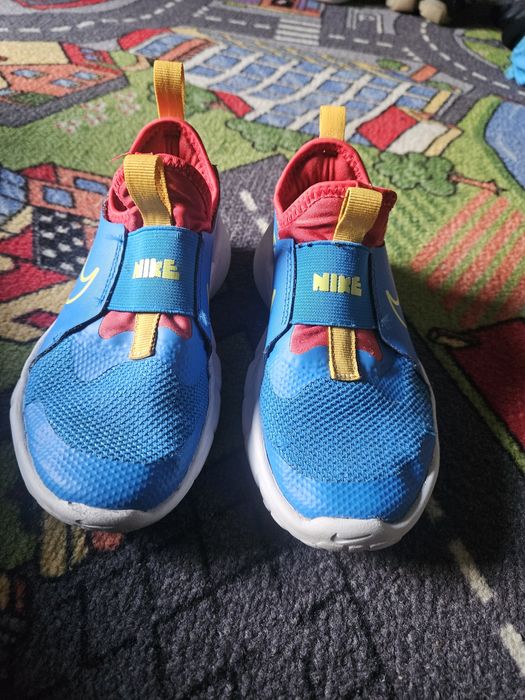 Adidasi Nike marime 28