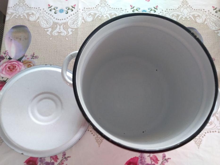 Посуда эмалированая.