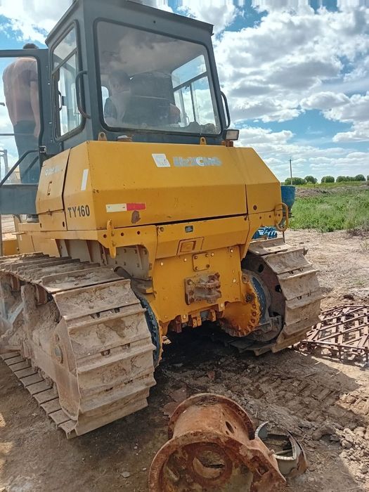 Продаётся бульдозер гусеничный TY160