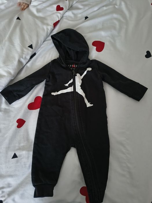 Combinezon Jordan 6-9 luni
