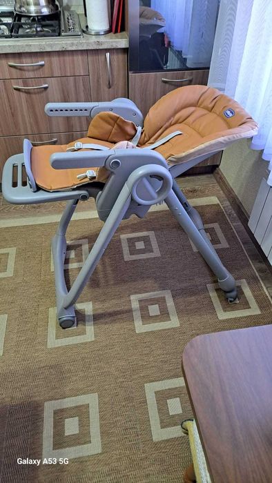 Продам детский стульчик Chicco Polly magic relax