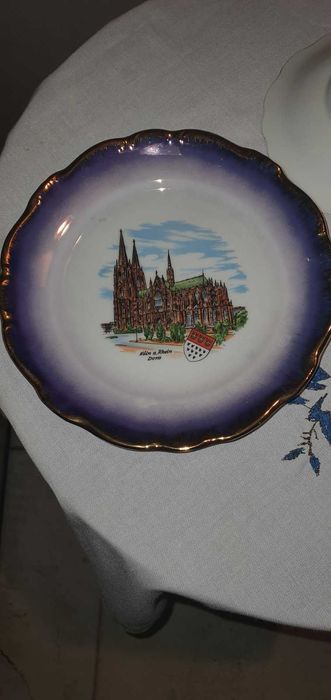 Тройни порцеланови сетове