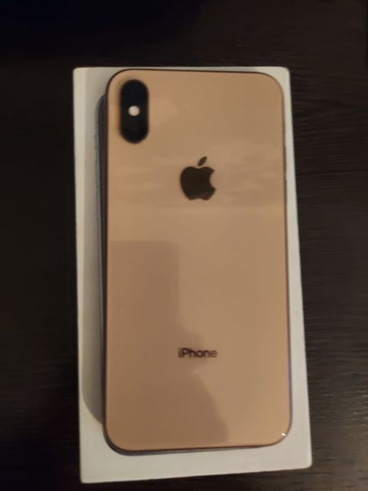 Айфон ХС.          .