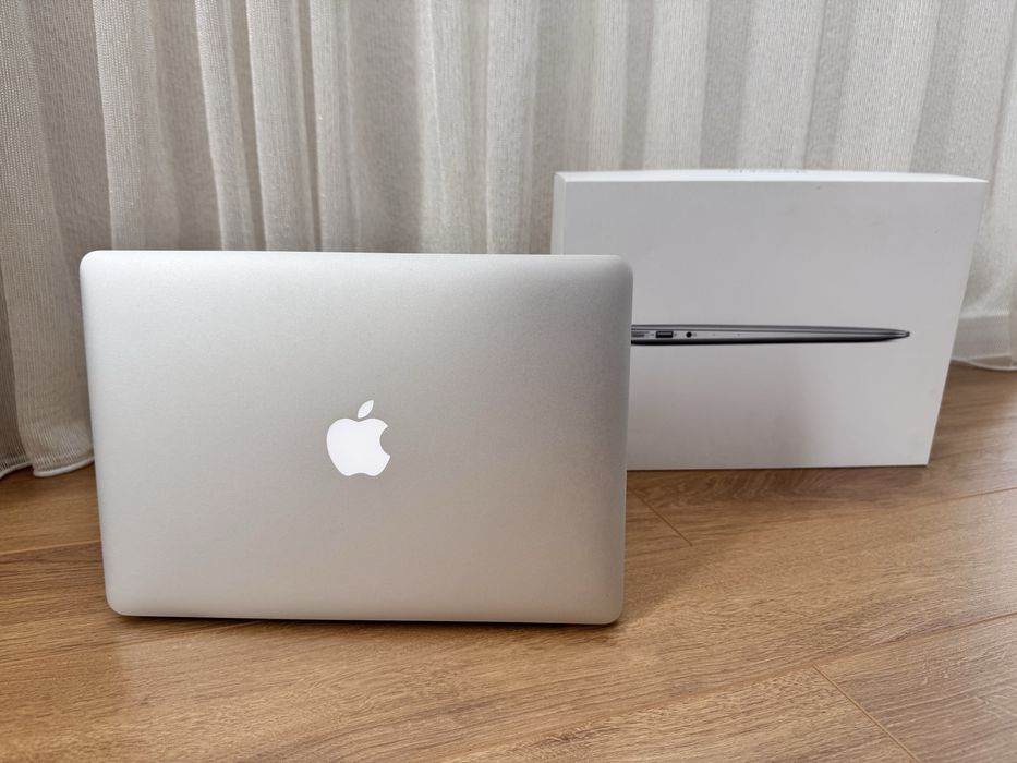 Лаптоп MacBook Air A1466, i7, 8 Gb Ram, 256 SSD