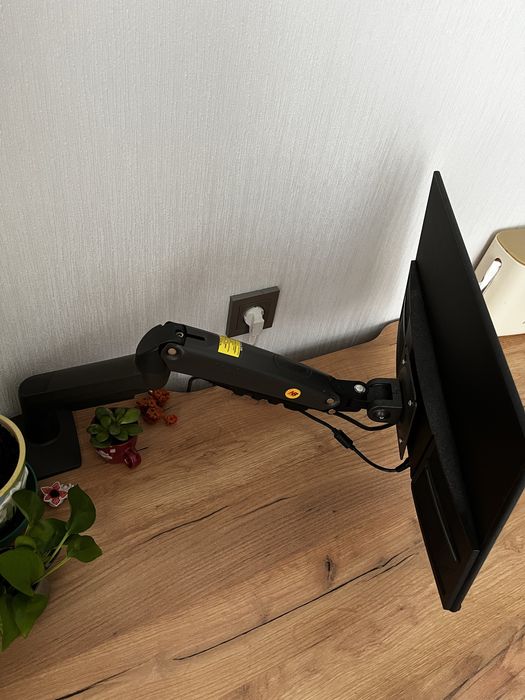 Монитор с кронштейном комплект