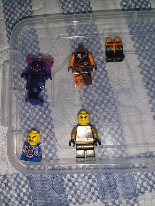 Vand/schimb piese lego ninjago + arme