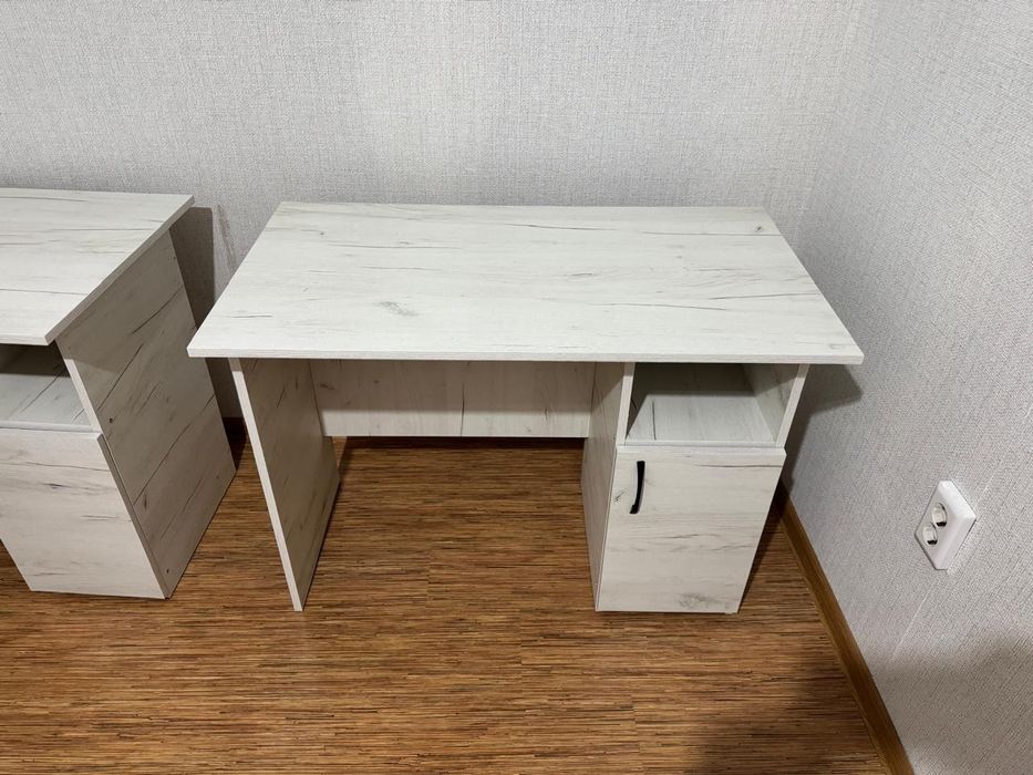 Продам стол для маникюра