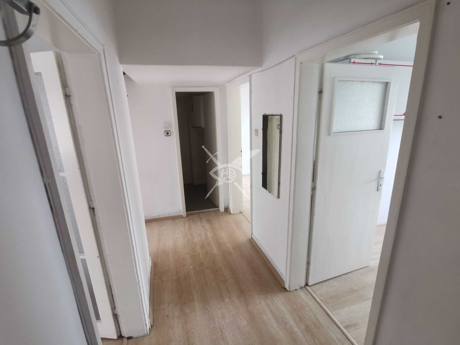 Продава се Тристаен апартамент в Бургас, Център - 96 кв.м за 2084 €/кв.м - Снимка #4