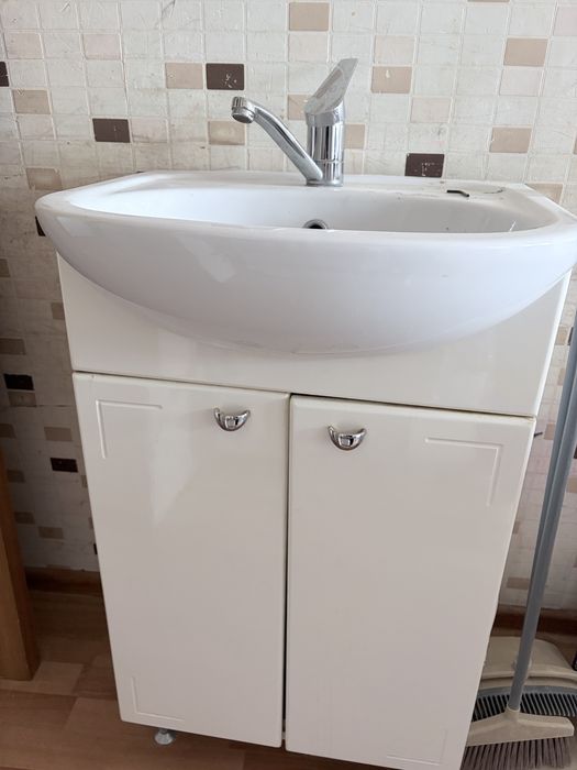 Раковина со столешницей