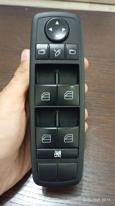 Продам блок кнопок W164 ML350