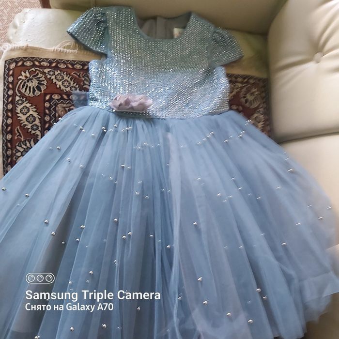 Шикарное платье очень пышное