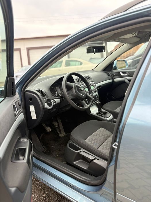 Vând Skoda Octavia