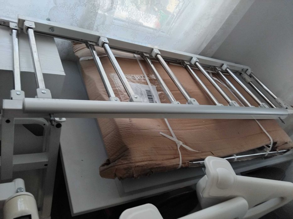 Pat medical mecanic cu 3 functii,  mecanic ,profesional cu saltea medicala si saltea antiescare