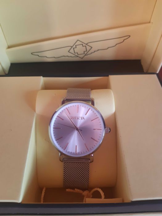 Часовник INVICTA Invincible in detail, дамски