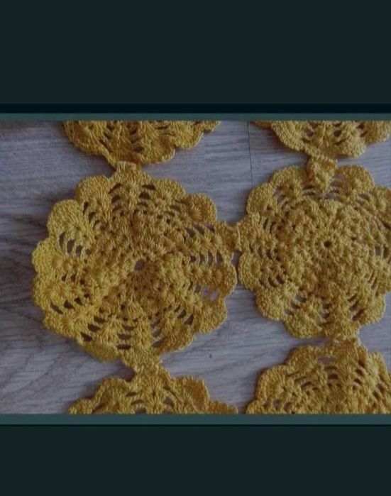 Față de masă croșetată manual