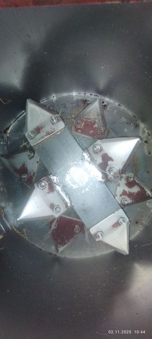 Дробилка сотилади холати янгидек оз ишланган матори янги кукон шахар