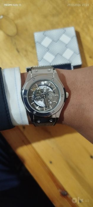 Часы HUBLOT новый