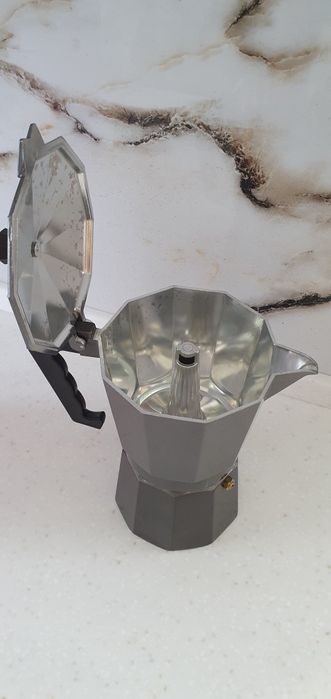 Продам кофеварку вулкан .