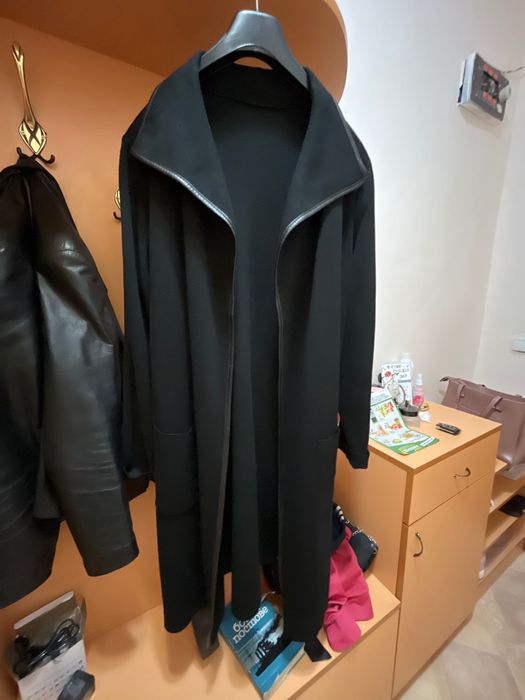 Дълга жилетка черна