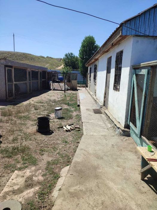Продам дачу .Район ГМЗ  Имеются хоз постройки для содержание животных.