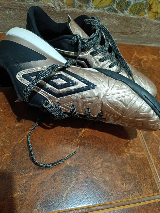 Футболни маратонки