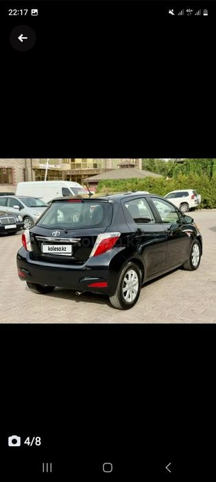 Авто Тойота Ярис 2012 года