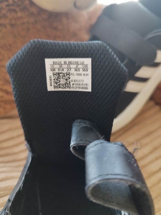 Încălțăminte negre mari 27 mici defecte se vad în poze