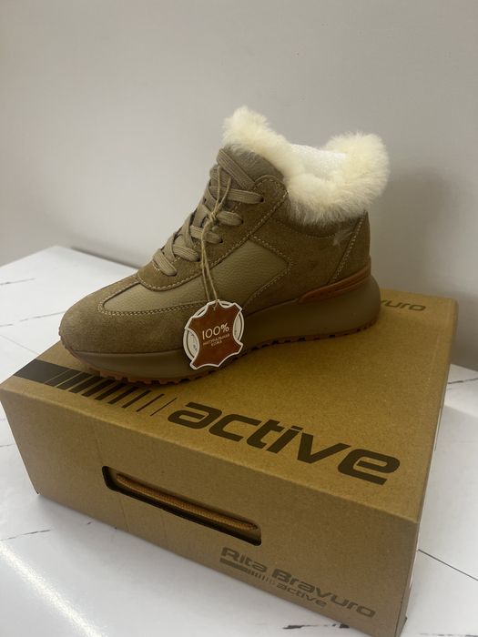 зимние кроссовки