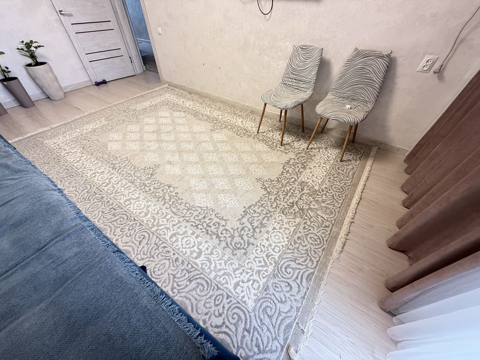 Продам ковер для гостинной