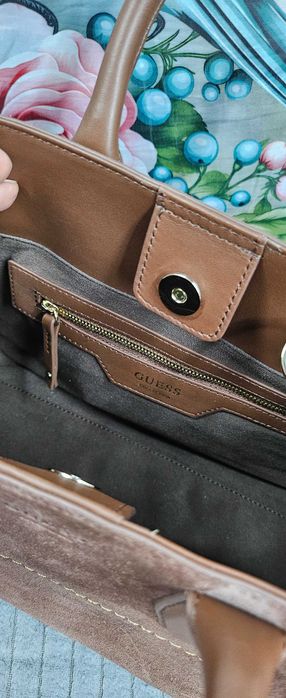 Poșetă Guess ,suede