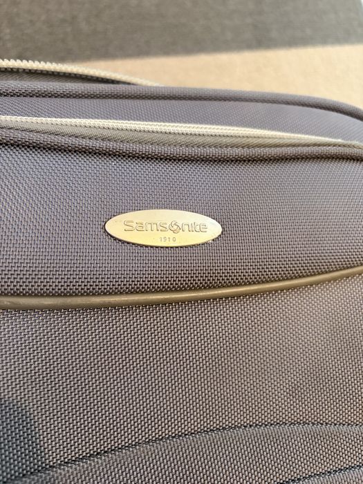 Vand valiza / troller samsonite 55x25 cm fermoar impecabil!