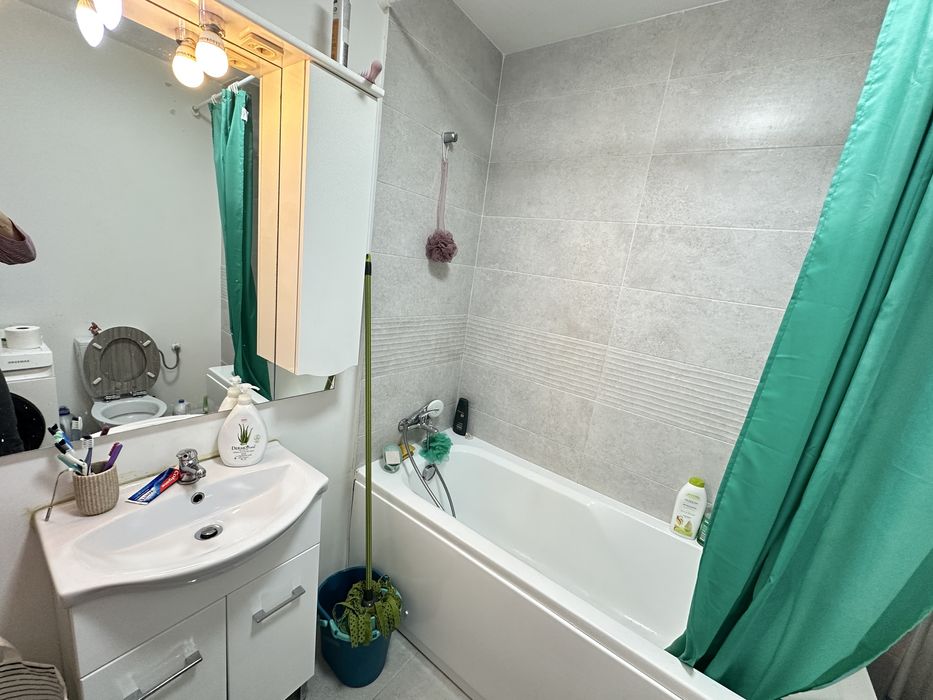 Apartament de vanzare 2 camere, parcare inclusa in pret.