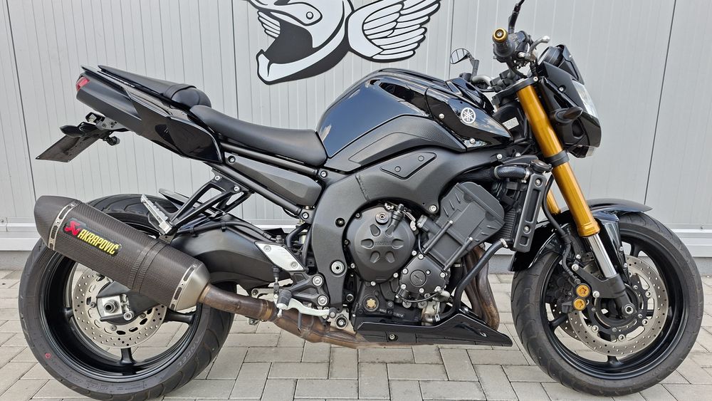 MotoFly vinde Yamaha FZ8 an 2011 Akrapovic