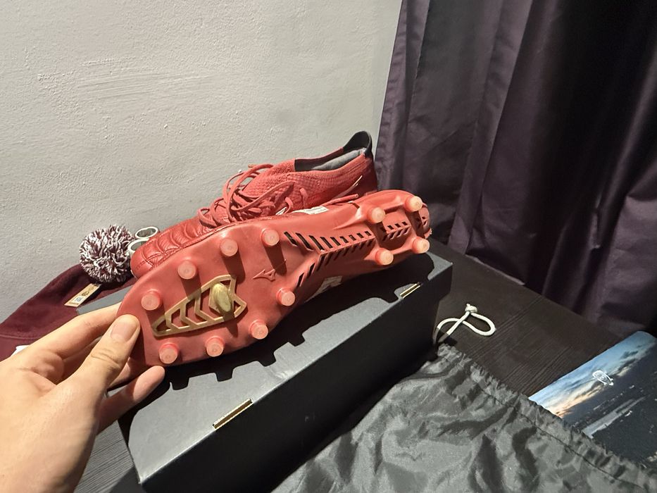 ghete profesioniste de fotbal mizuno , marimea 44