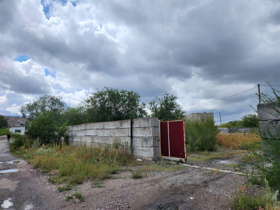 Продаю базу,  очень большая в центре города